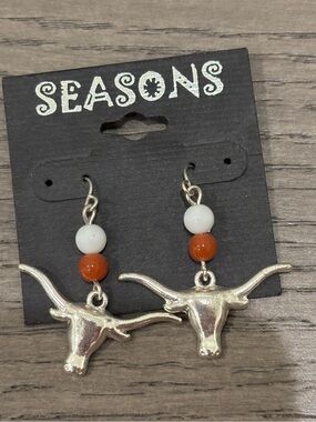 🤍🧡Seasons Longhorn Dangle Earrings with White and Orange Beads🤍🧡
